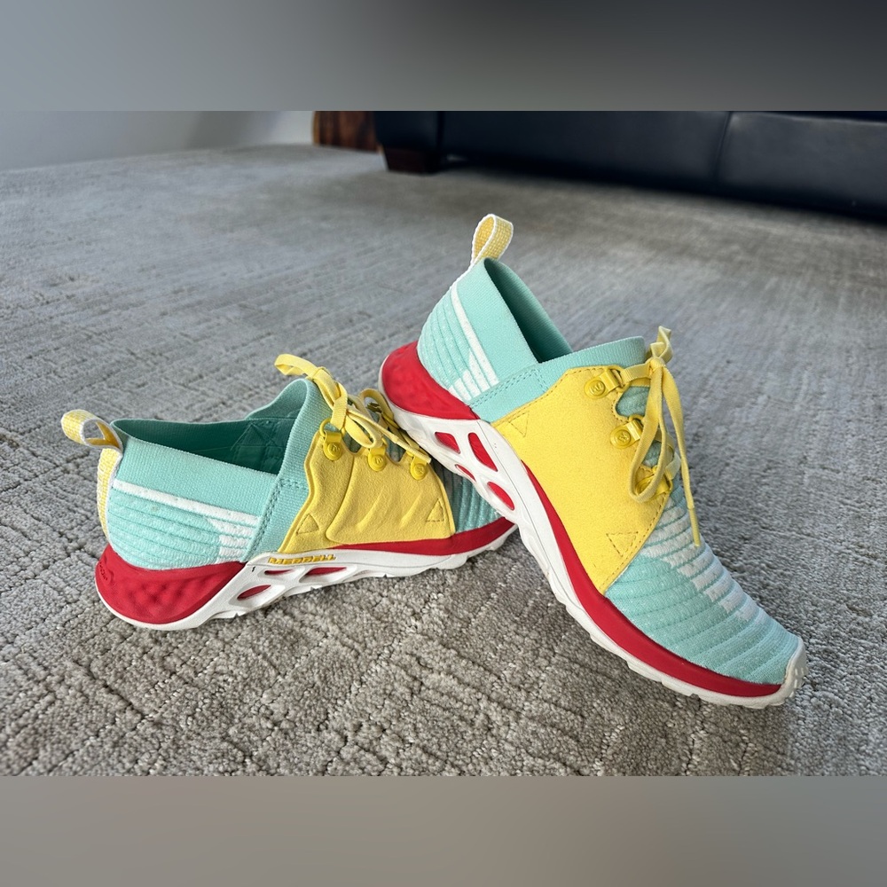 Merrell tennis shoes. Please read details.